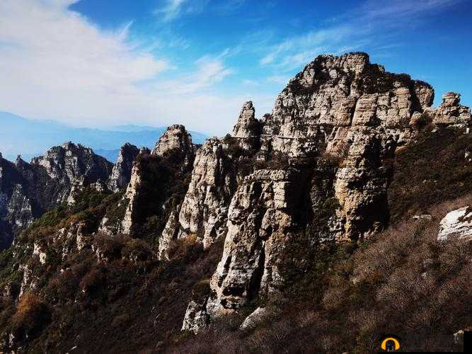 又大又白的两座山峰震撼景象