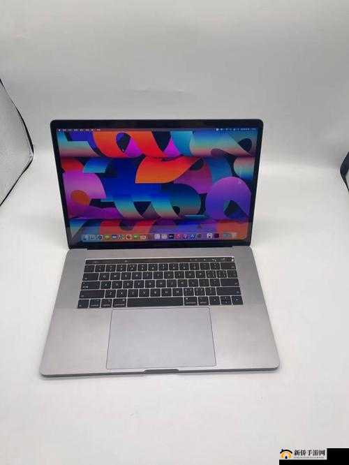 18 岁拥有的高清 18 岁 MacBook Pro