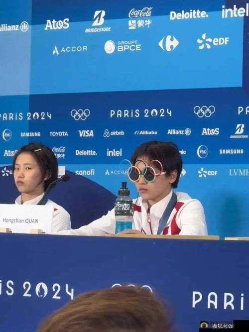 他戴上小玩具调到 10 档：然后发生了什么