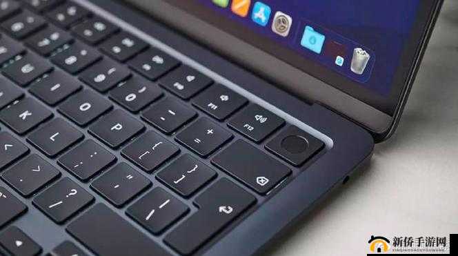 16 岁日本学生的 MacBook：学习与创意的工具