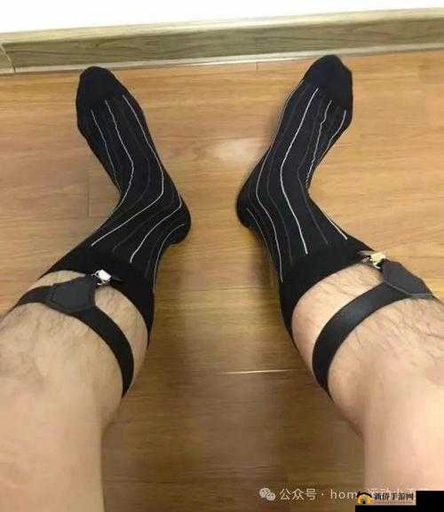 不可描述：撕开丝袜舔阴处的禁忌诱惑