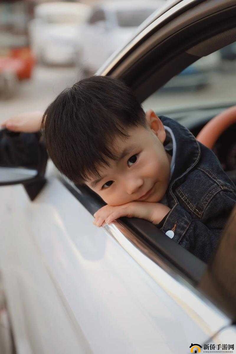 小男孩喜欢摸小女孩的脸怎么办之如何正确引导与教育