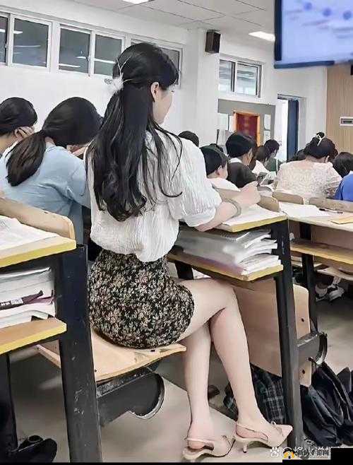 ：令人震惊的女班长：竟在教室做出如此之举