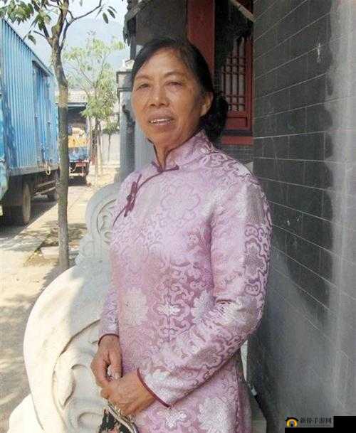 中国老女人内谢的独特经历与故事
