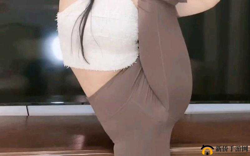 美女拉开腿让男生桶到爽：探索两性私密世界
