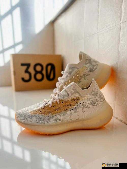 yeezy380 蜜桃粉与白色：高清精品不容错过