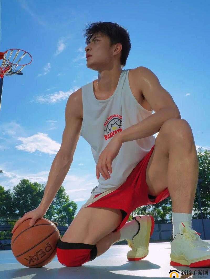 好爽好紧宝贝叫大声 h 体育生：运动场上的激情释放