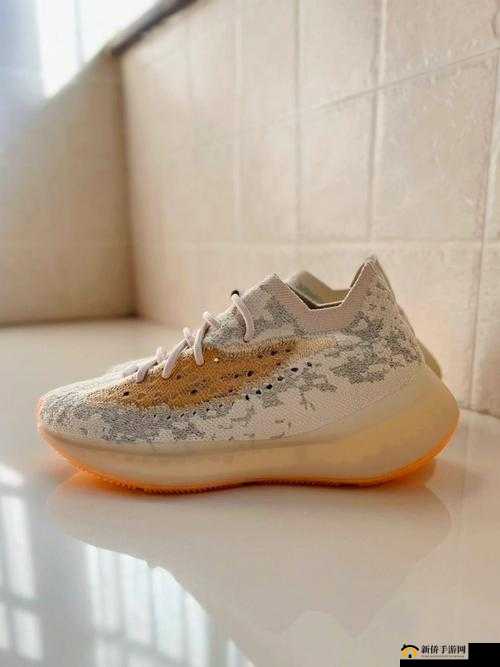 yeezy380 蜜桃粉和白色直播时带你领略独特鞋款魅力