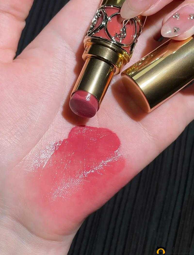 YSL 水蜜桃 86 高清：颜值与实力并存的经典唇釉