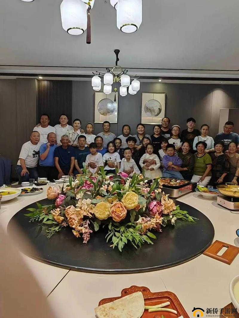 家庭大聚会：父母儿女齐聚一堂，共度欢乐时光