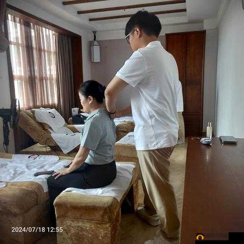 按摩师扒开腿揉捏花蒂并问我大吗：令人不适的行为场景