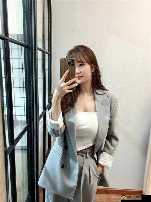 胸大美女很大的视频：揭秘完美身材的养成秘诀与时尚穿搭技巧分享