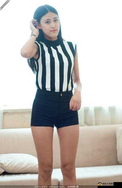 国模大胆无水印私拍图片，展现极致诱惑